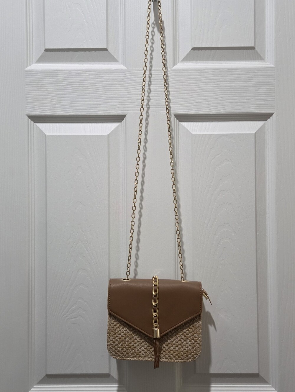 Summer Basket Weave Crossbody Chain - Picture 2 of 5